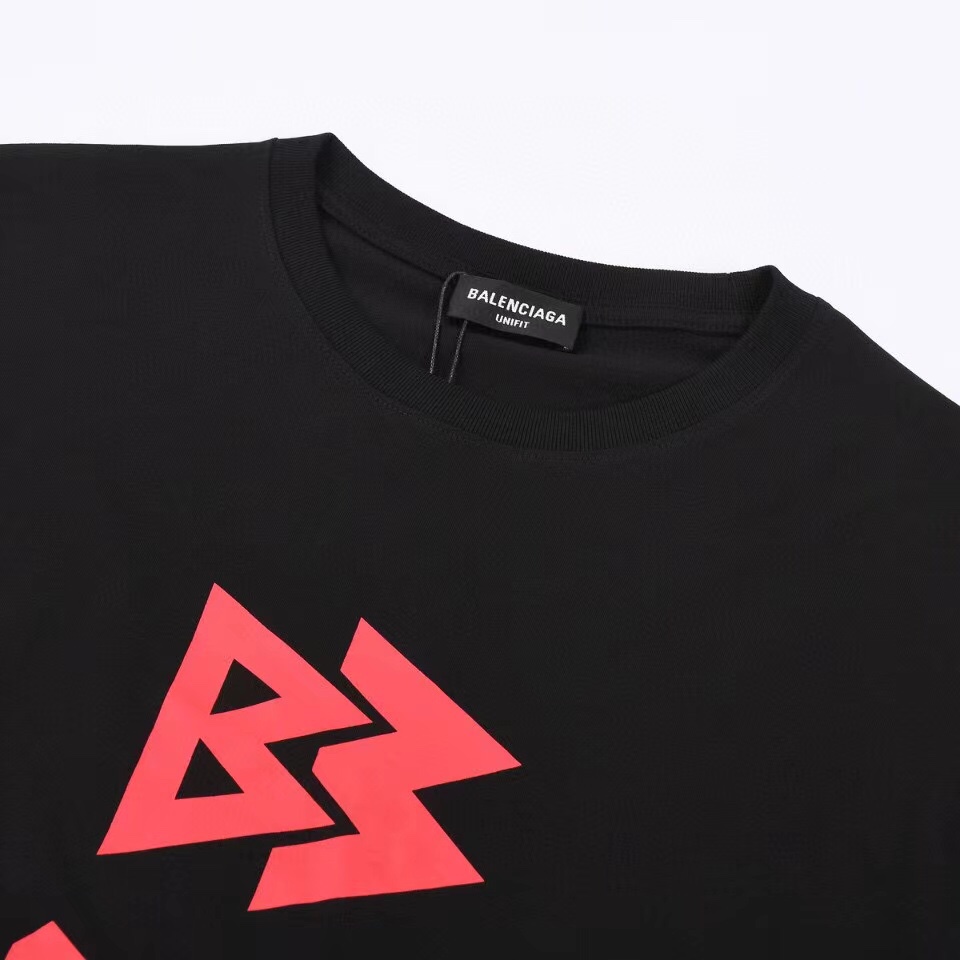 【BALENCIAGA】（バレンシアガ ）半袖Tシャツ 男女兼用