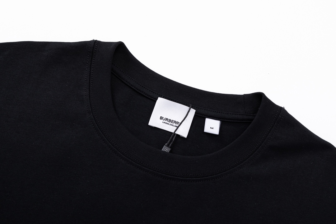 【BURBERRY】（バーバリー）男女兼用、ご好評に付き再入荷！