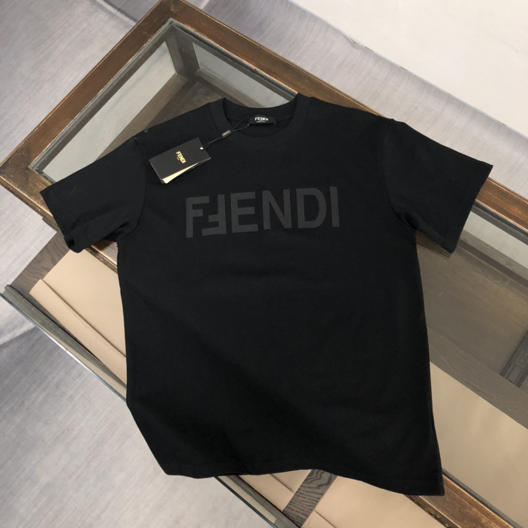 【FENDI】【在庫あり】【即日出荷】（フェンディ）男女兼用