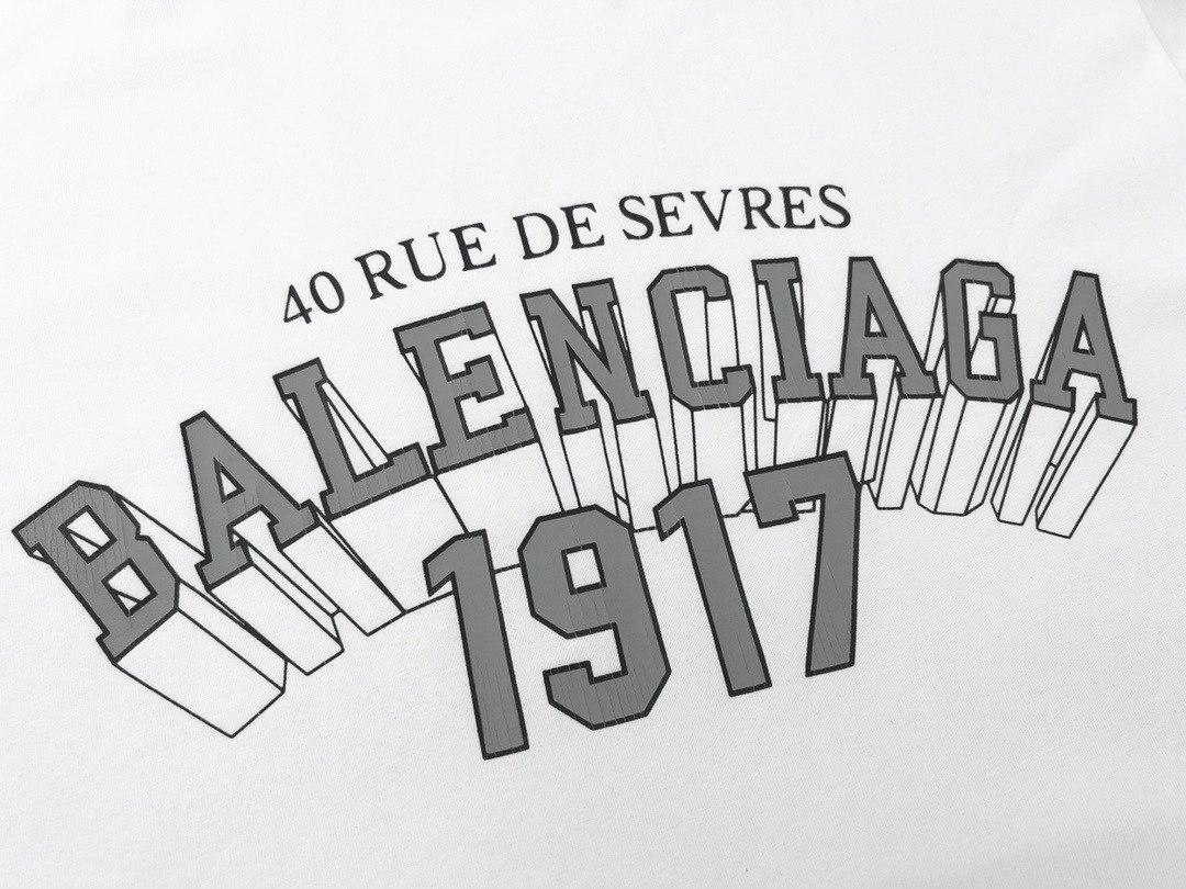 【BALENCIAGA】（バレンシアガ ）半袖 男女兼用