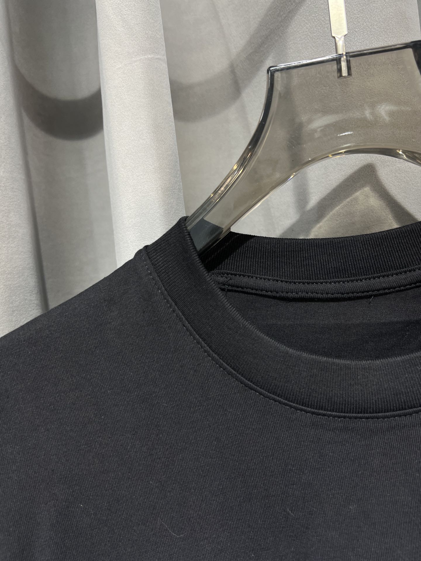 【PRADA 公式旗艦店】プラダ Tシャツご好評に付き再入荷！