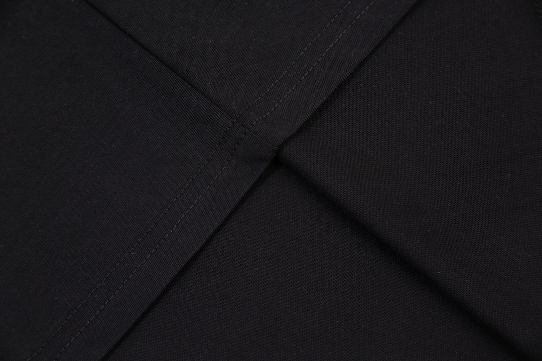 【2024】【PRADA 公式旗艦店】プラダ Tシャツ ご好評に付き再入荷！