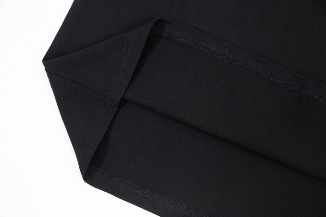 【2024】【PRADA 公式旗艦店】プラダ Tシャツ ご好評に付き再入荷！