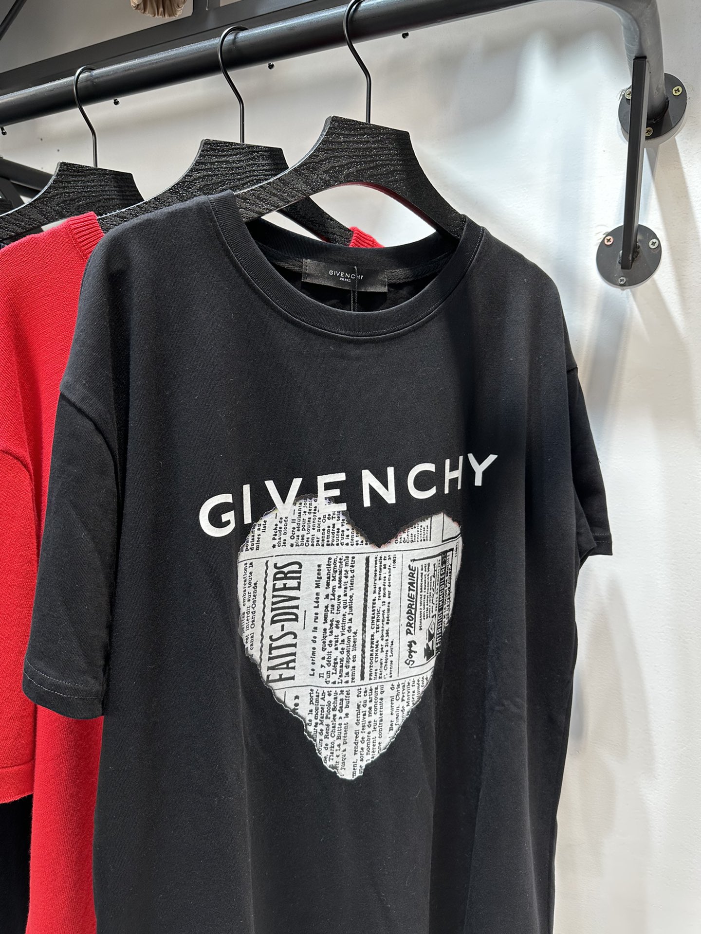 【GIVENCHY 公式旗艦店】 ジバンシー Tシャツ ご好評に付き再入荷！