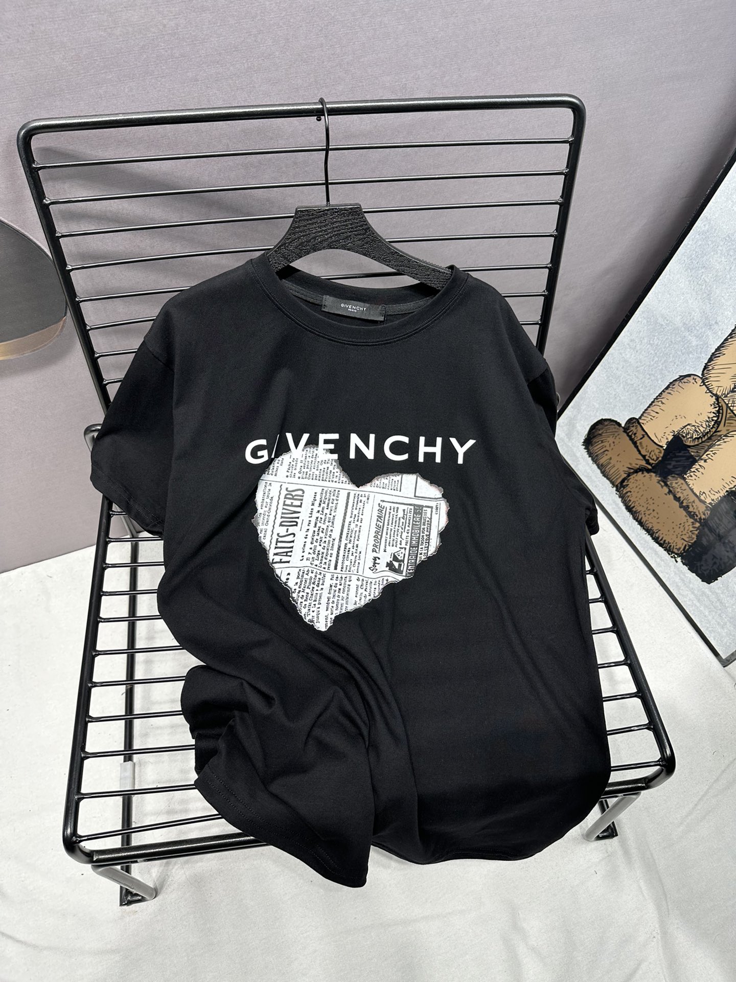 【GIVENCHY 公式旗艦店】 ジバンシー Tシャツ ご好評に付き再入荷！