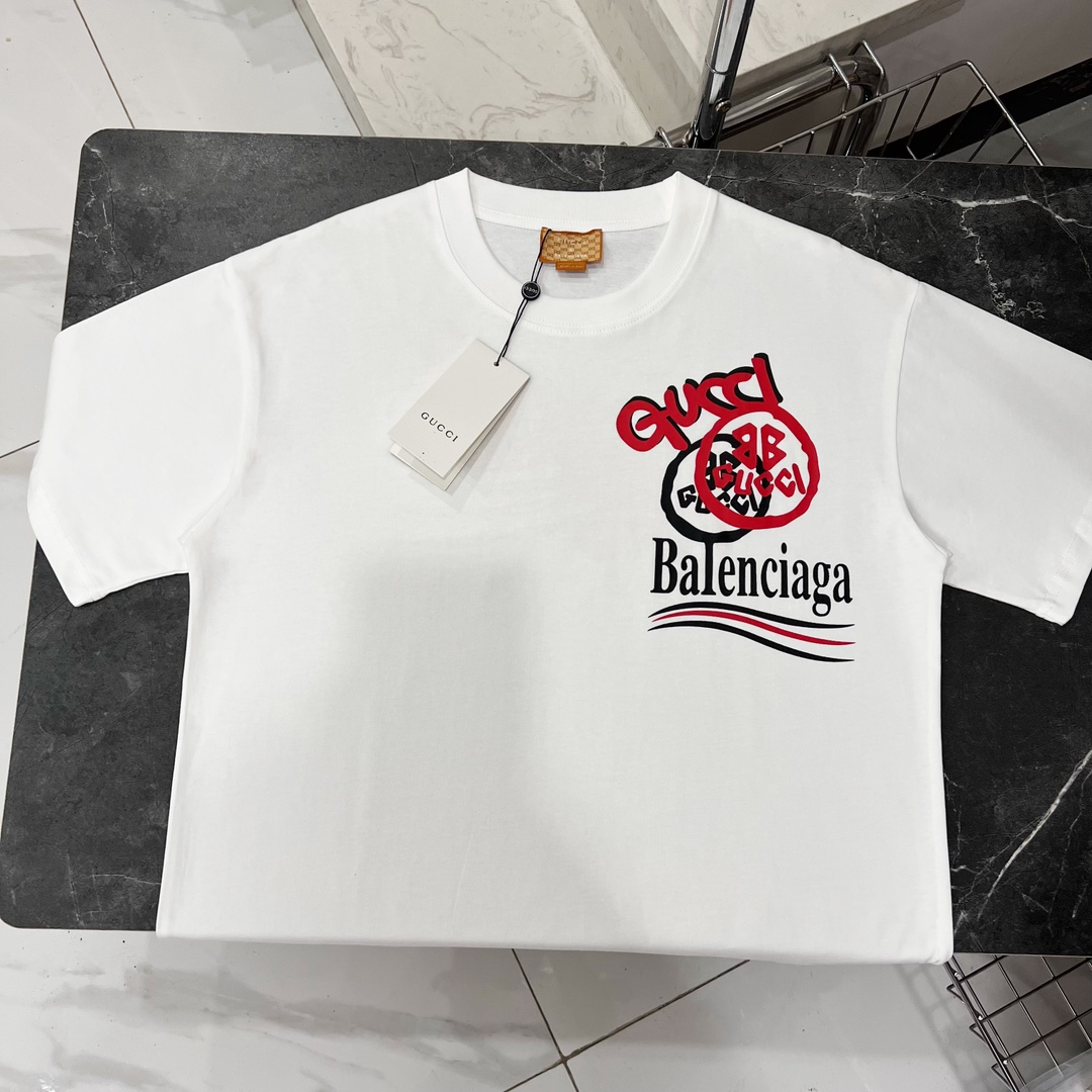 【Gucci ✖️ BALENCIAGA 】（グッチ✖️ バレンシアガ ）半袖Tシャツ 男女兼用