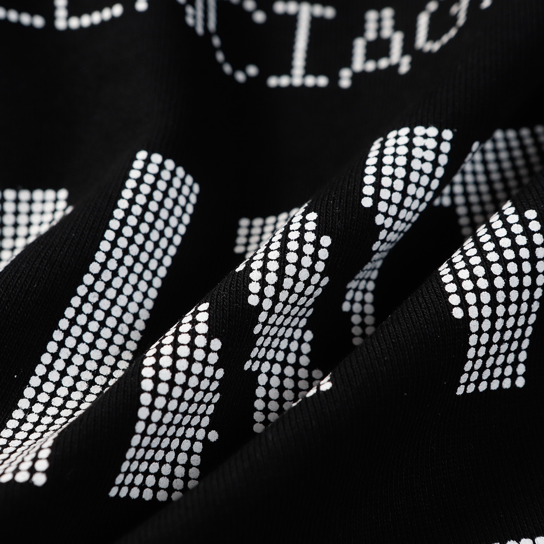 【BALENCIAGA公式旗艦店】好評に付き再入荷！！
