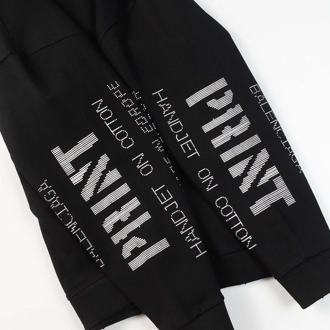 【BALENCIAGA公式旗艦店】好評に付き再入荷！！