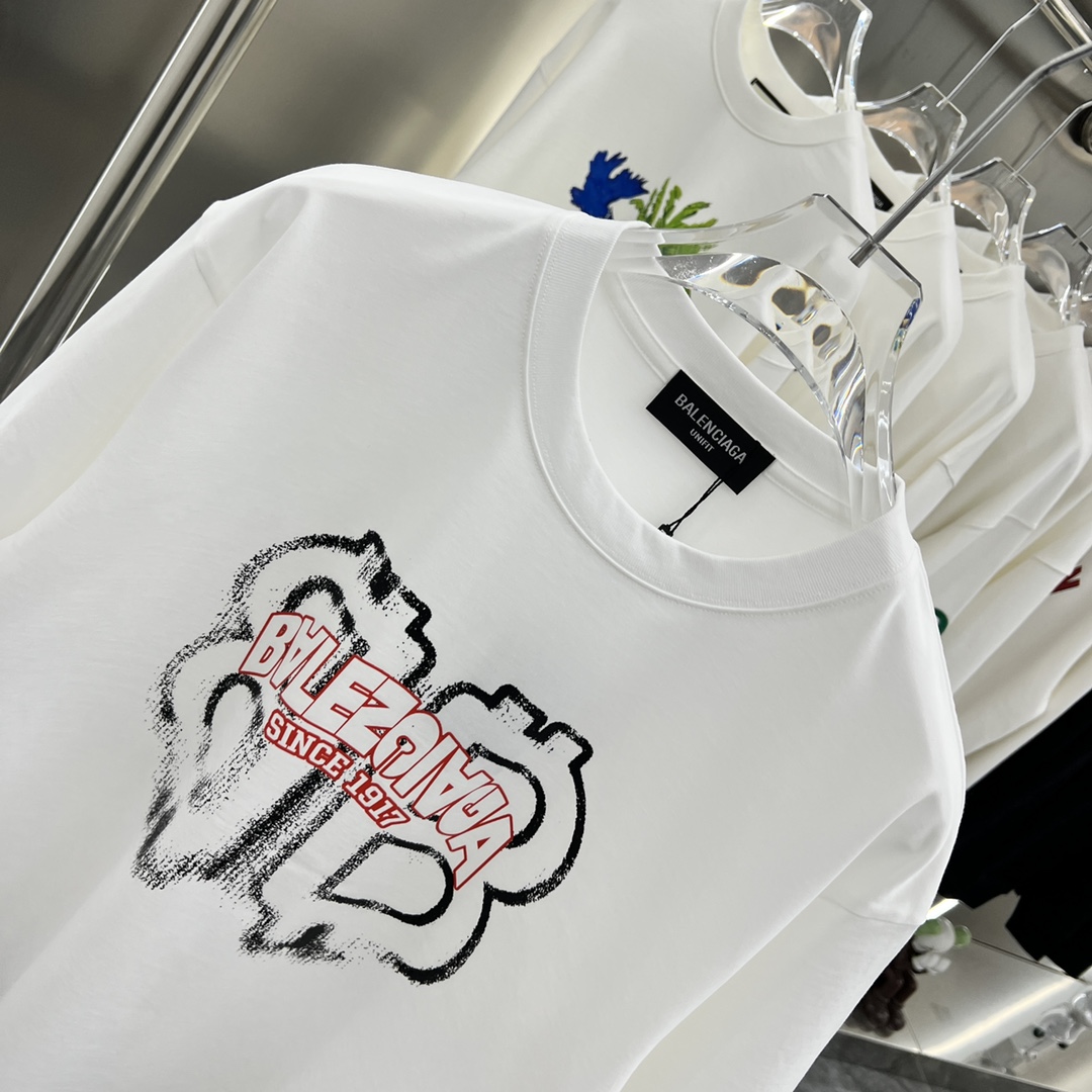 【BALENCIAGA】（バレンシアガ ）半袖 ご好評に付き再入荷！