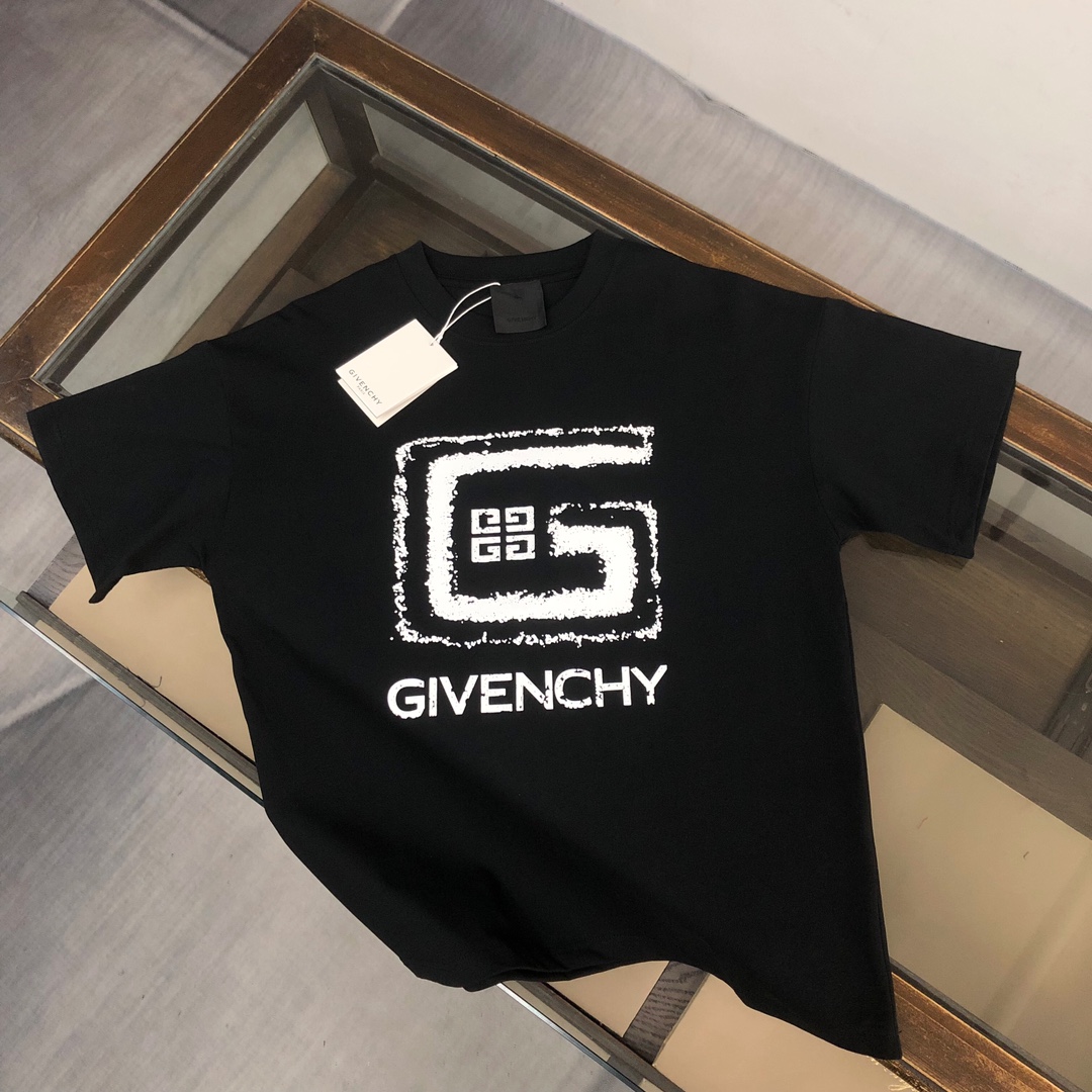 【GIVENCHY 公式旗艦店】ジバンシー Tシャツ ご好評に付き再入荷！