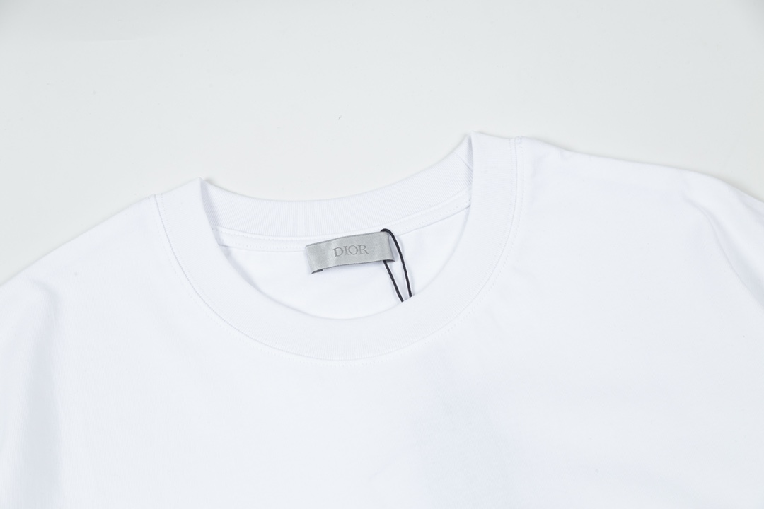 【DIOR】（ディオール）半袖 男女兼用、ご好評に付き再入荷！