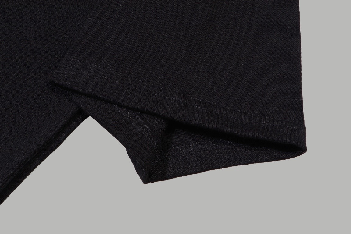 【BALENCIAGA】（バレンシアガ ）半袖 ご好評に付き再入荷！