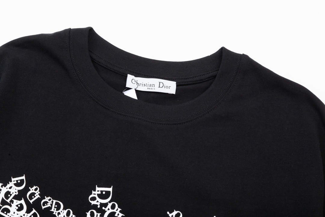 【DIOR】（ディオール）半袖 男女兼用、ご好評に付き再入荷！