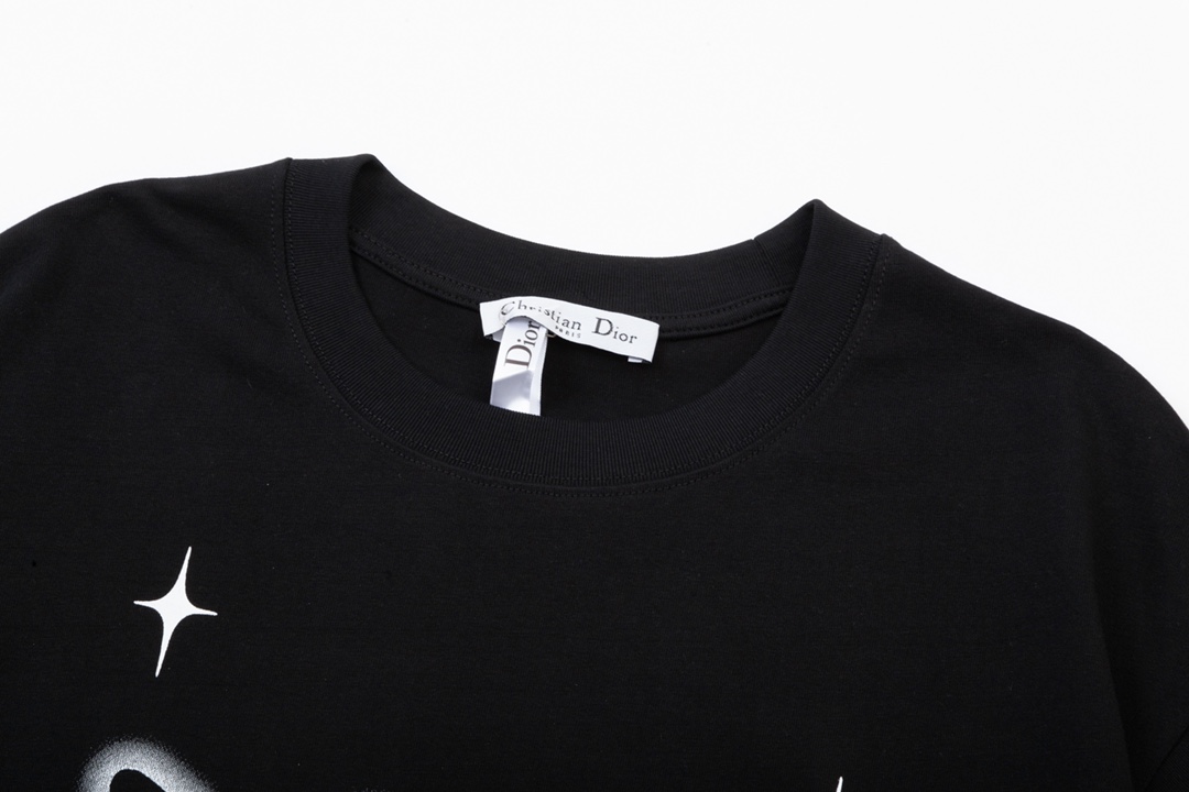 【DIOR】（ディオール）半袖 男女兼用、ご好評に付き再入荷！