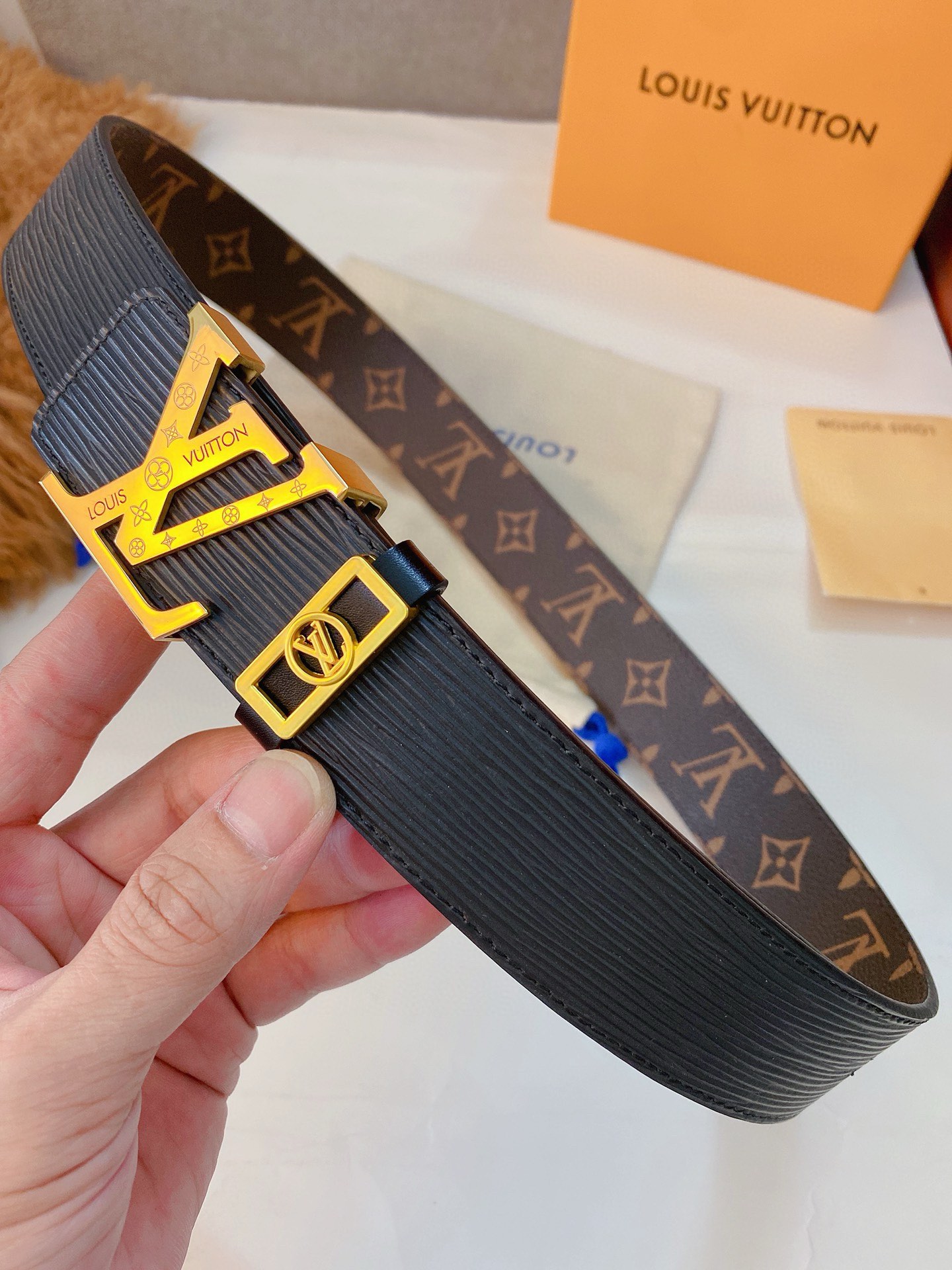 Louis Vuitton オリジナルベースレザー水紋シリーズ