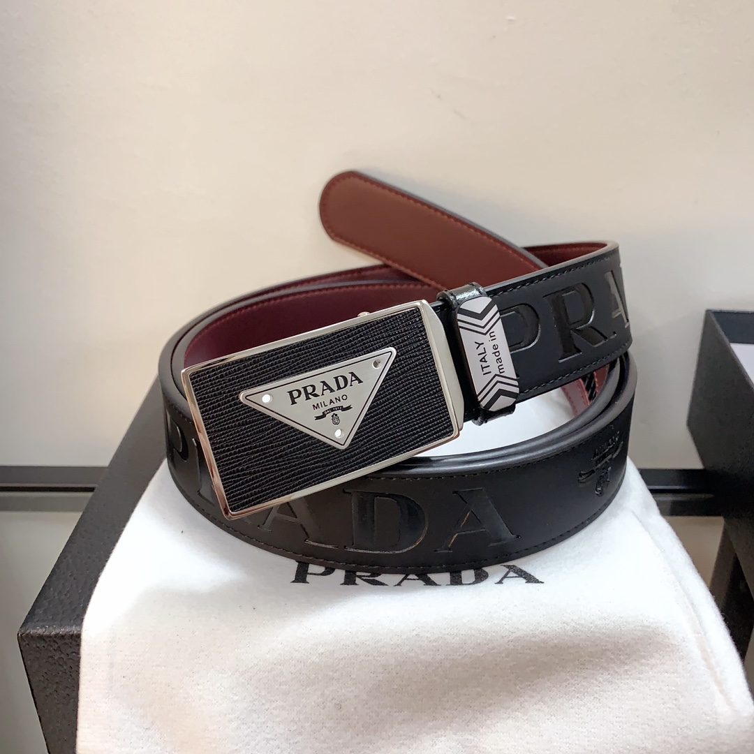 PRADA バーガンディの底革マッチング