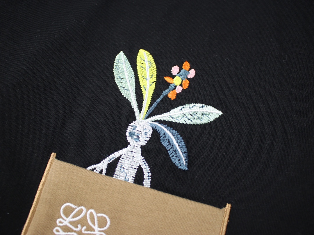 【LOEWE 公式旗艦店】(ロエベ)Tシャツ、ご好評に付き再入荷!