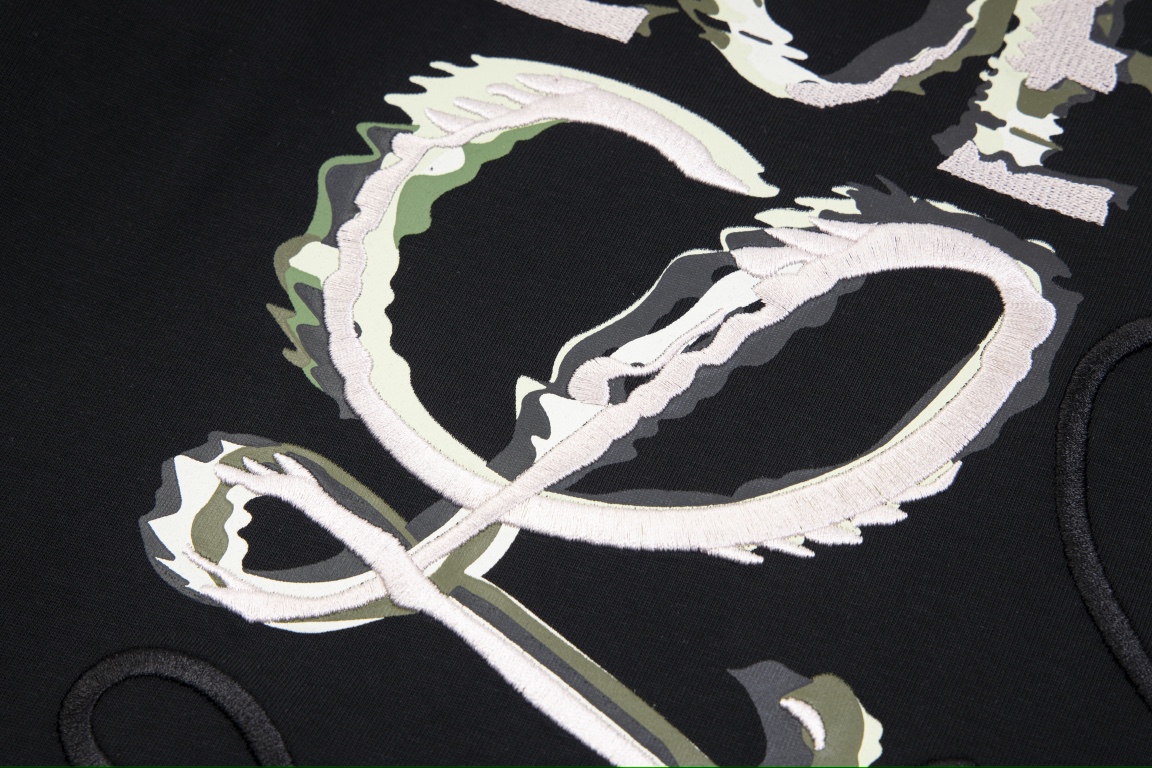 【LOEWE 公式旗艦店】（ロエベ）Tシャツ、ご好評に付き再入荷！