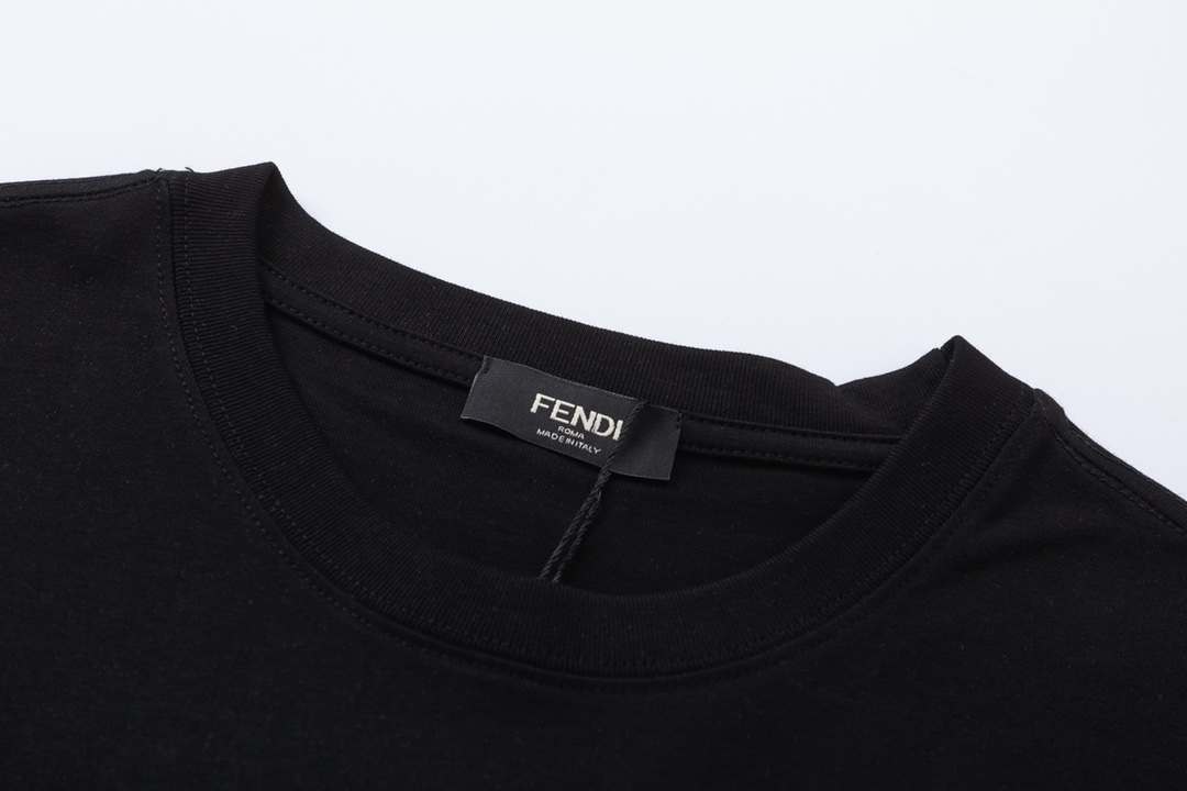 【FENDI公式旗艦店】 Tシャツ ご好評に付き再入荷！