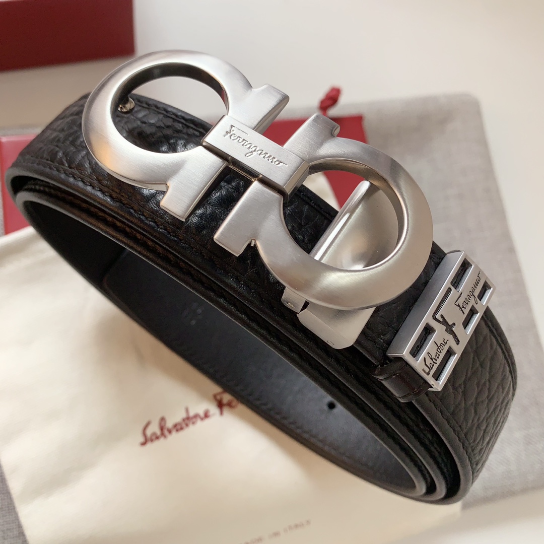 FERRAGAMO  輸入された第一層の牛革の縁取りデザイン