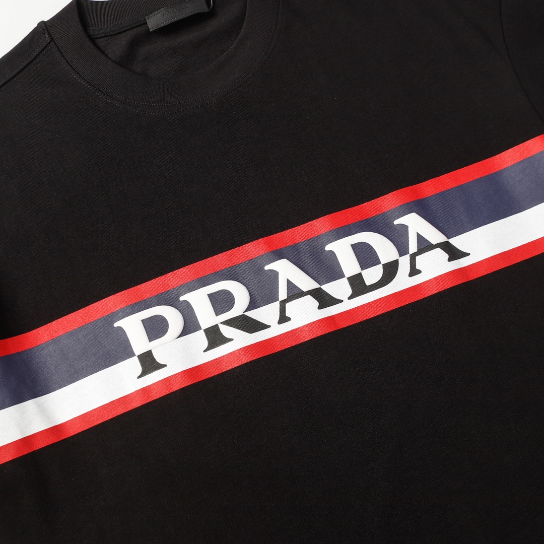【Prada】( プラダ ) 半袖 男女兼用、ご好評に付き再入荷！