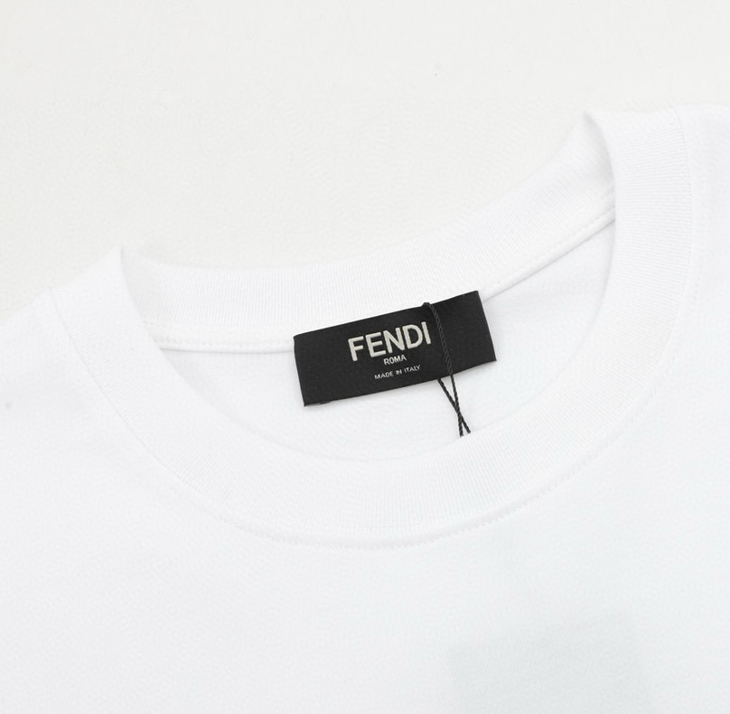 【FENDI】（フェンディ）【在庫あり】【即日出荷】半袖 男女兼用