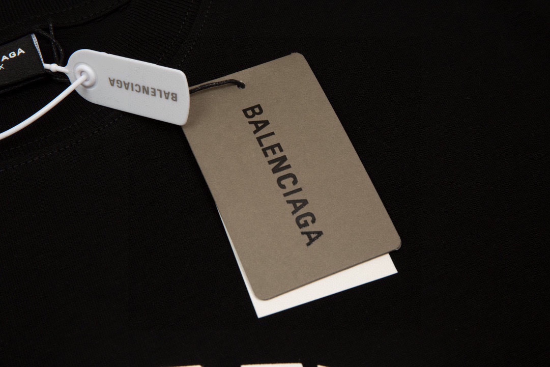 【BALENCIAGA】（バレンシアガ ）半袖Tシャツ 男女兼用