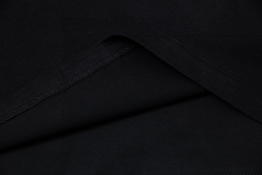 【BALENCIAGA】（バレンシアガ ）半袖Tシャツ 男女兼用