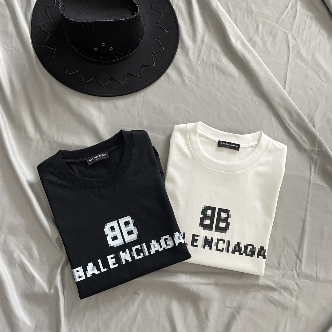 【BALENCIAGA】（バレンシアガ ）半袖 男女兼用