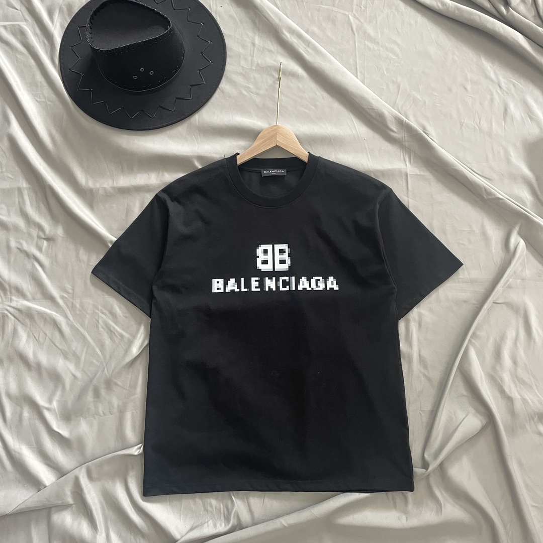 【BALENCIAGA】（バレンシアガ ）半袖 男女兼用