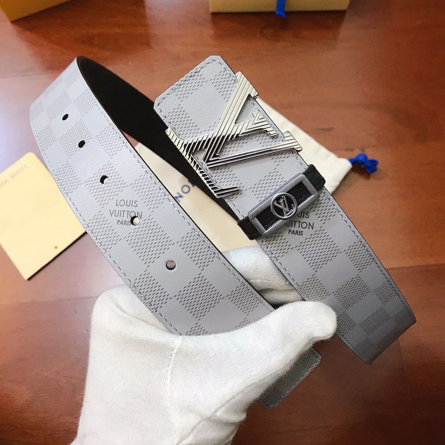 Louis Vuitton ソフトレザーシリーズ シルクスクリーン市松模様