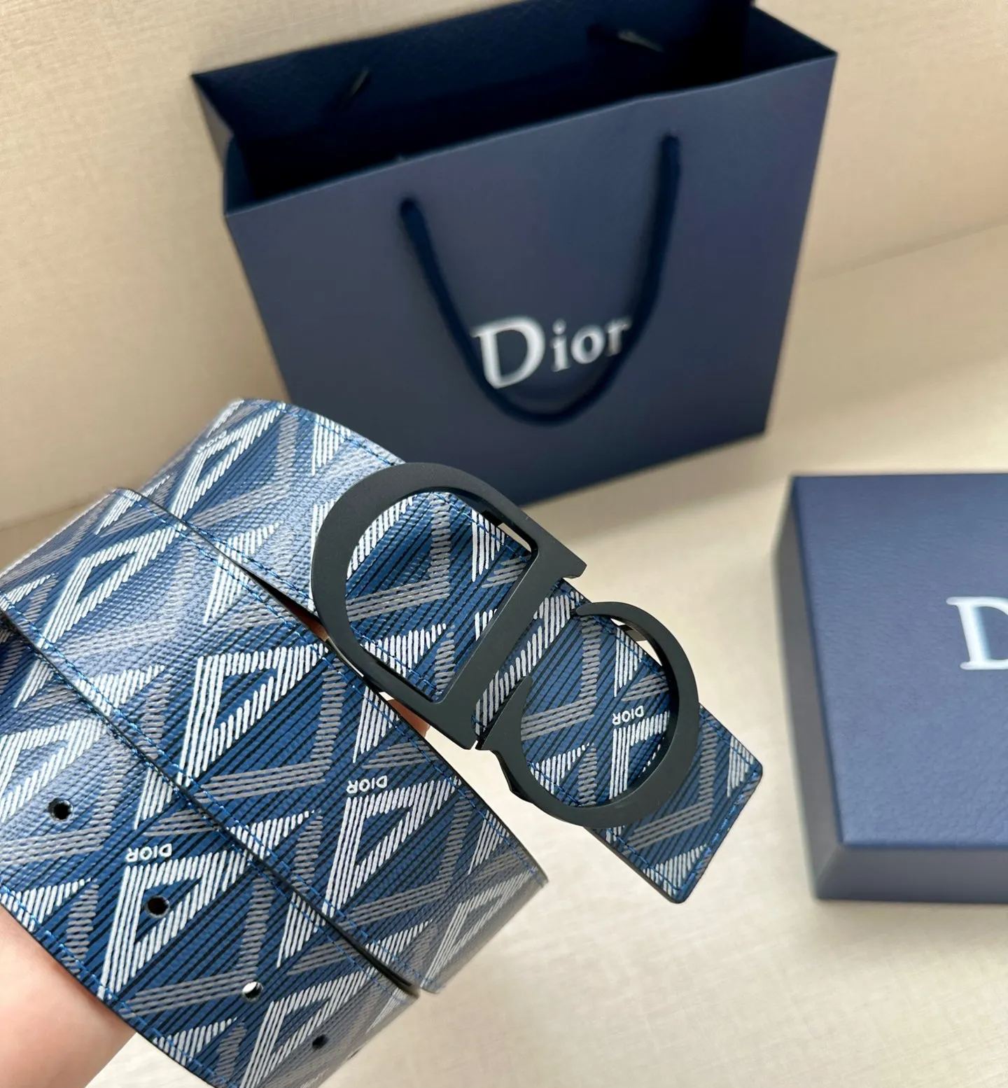 【 Dior 旗艦店】ご好評に付き再入荷!!