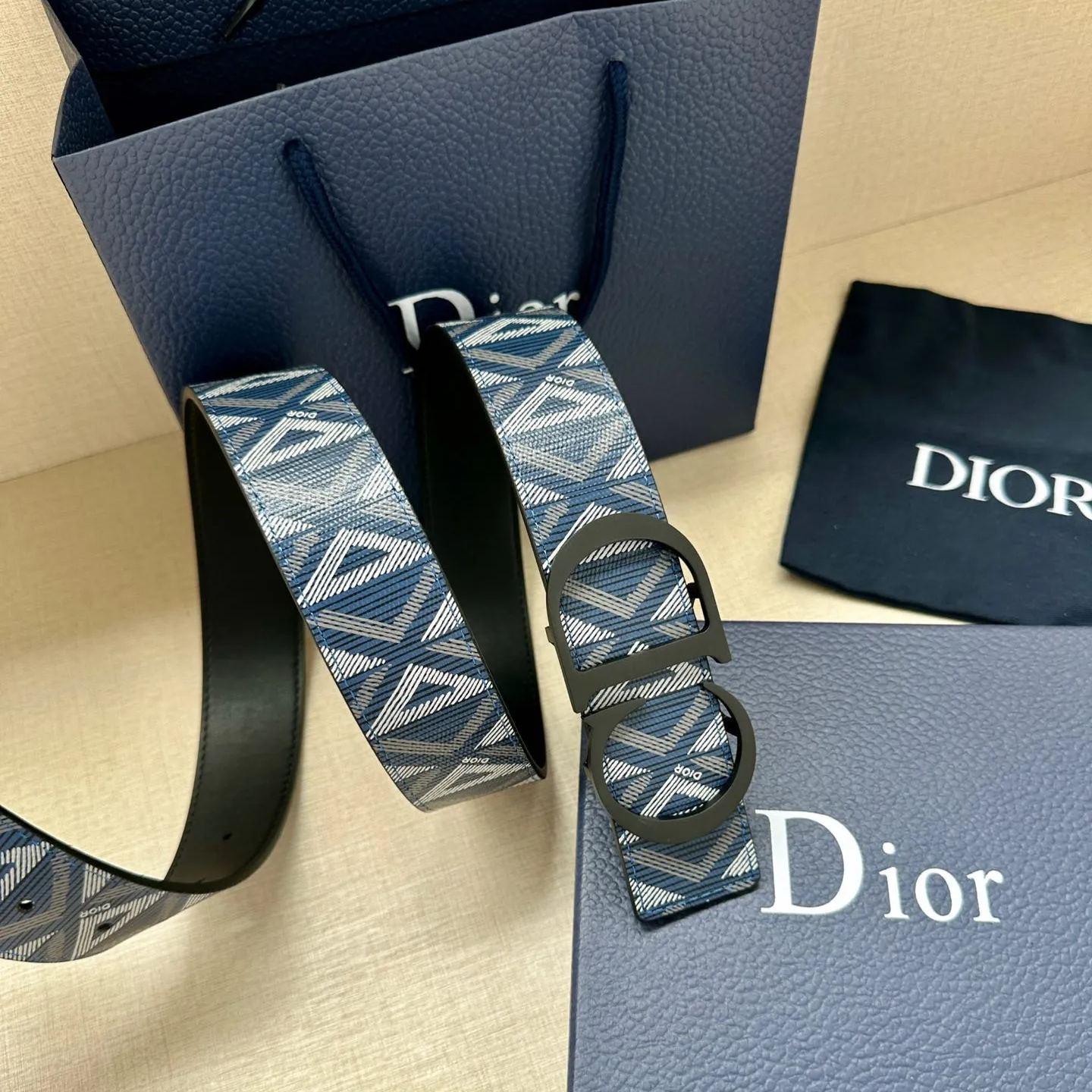 【 Dior 旗艦店】ご好評に付き再入荷!!