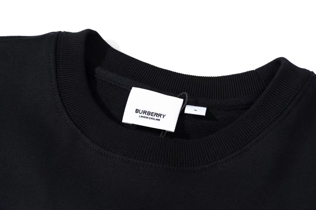 【 Burberry 旗艦店】ご好評に付き再入荷!!