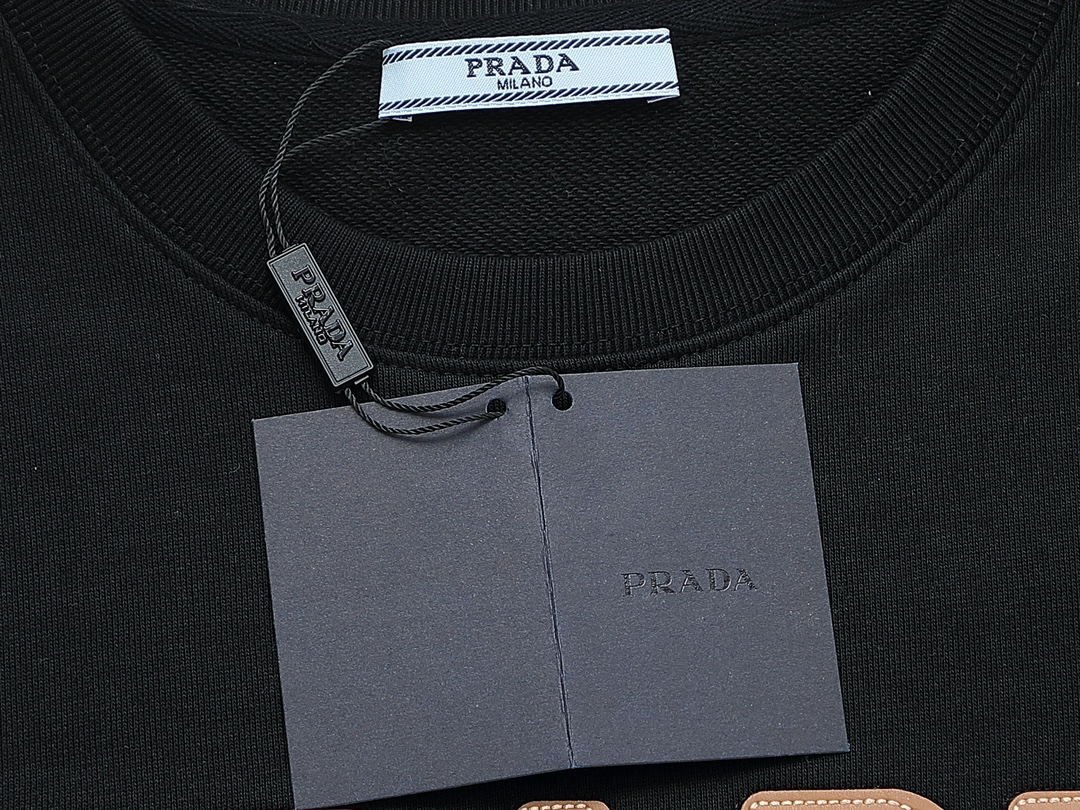 【PRADA公式旗艦店】ご好評に付き再入荷!!