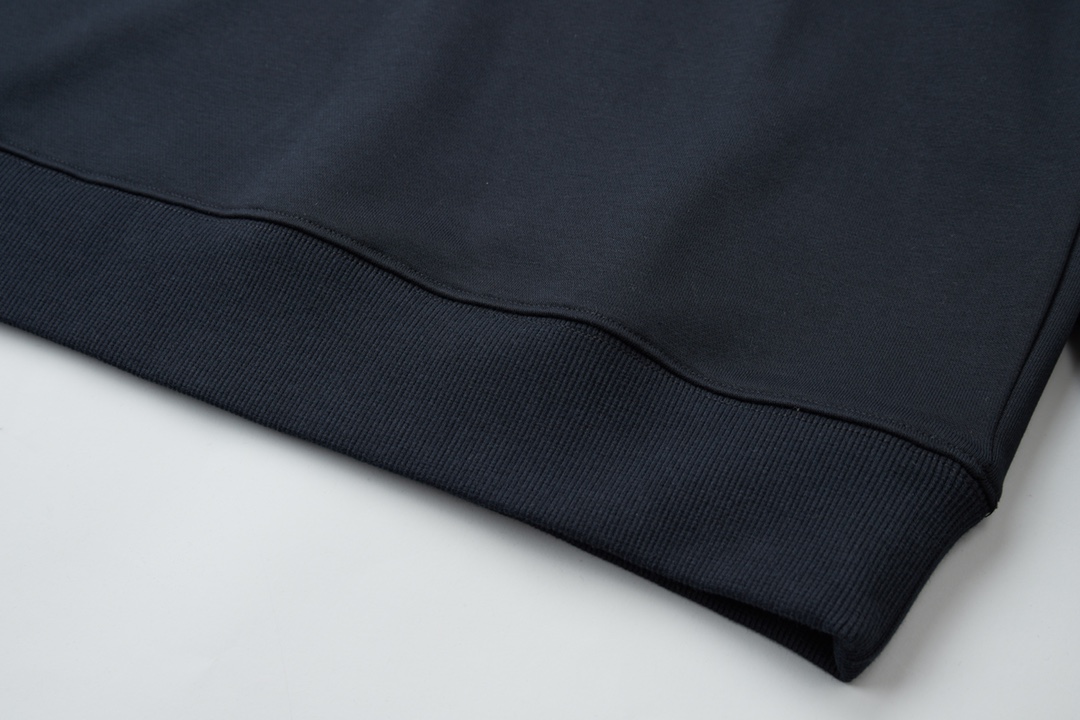 【 LOEWE旗艦店】ご好評に付き再入荷！！