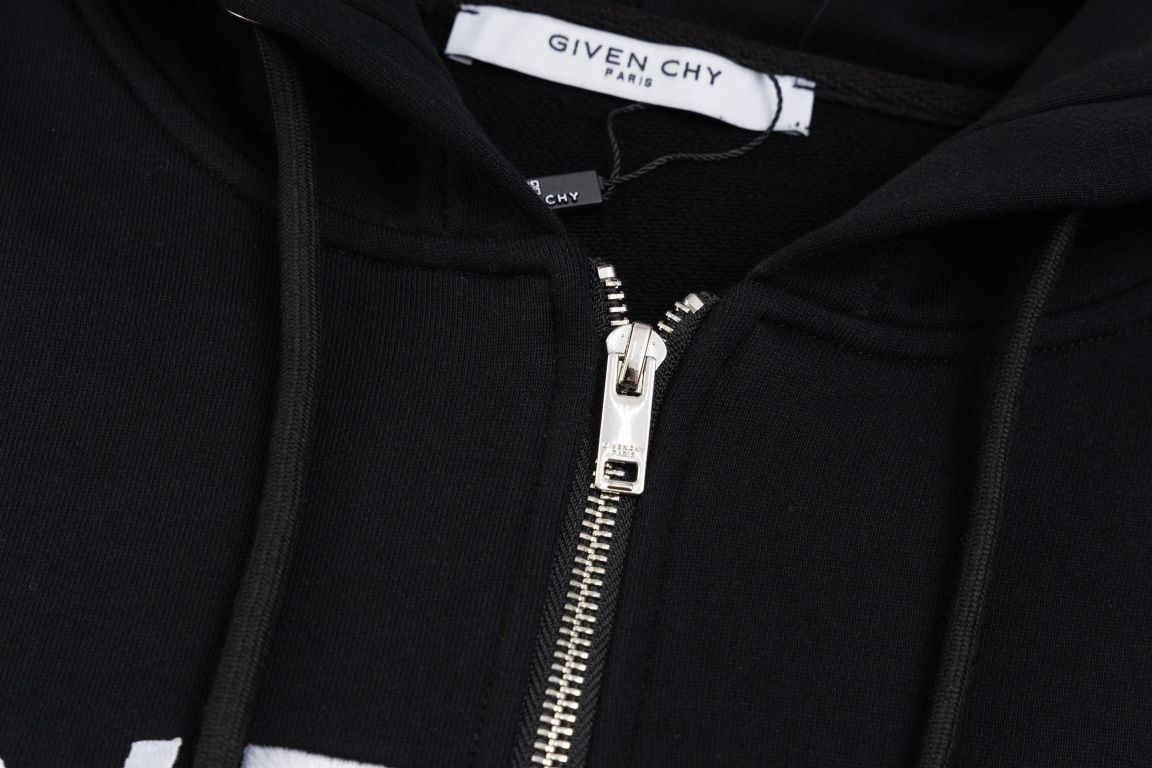 【Givenchy公式旗艦店】好評に付き再入荷！！