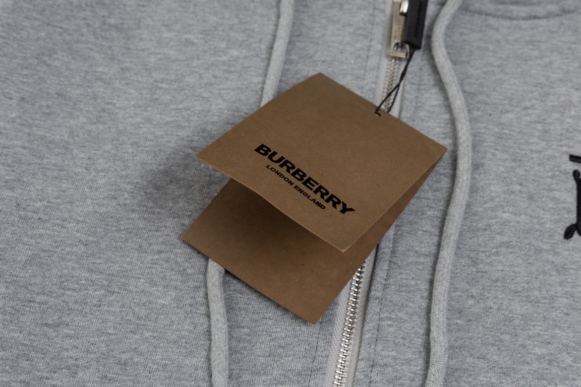 【 Burberry 旗艦店】ご好評に付き再入荷！！