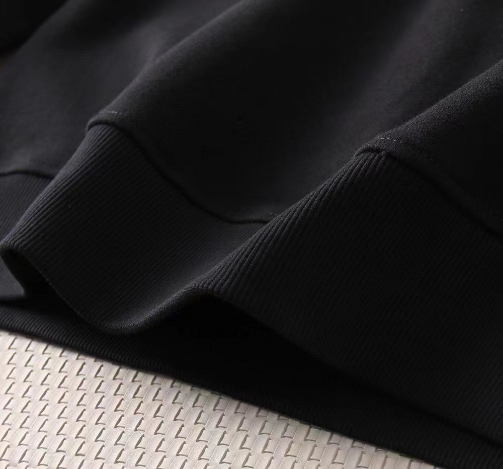 【MONCLER 公式旗艦店】ご好評に付き再入荷!!