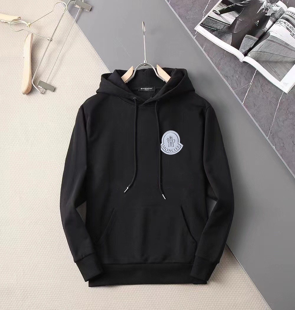 【MONCLER 公式旗艦店】ご好評に付き再入荷！！