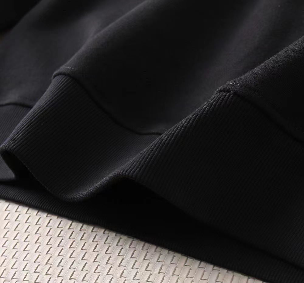 【MONCLER 公式旗艦店】ご好評に付き再入荷！！