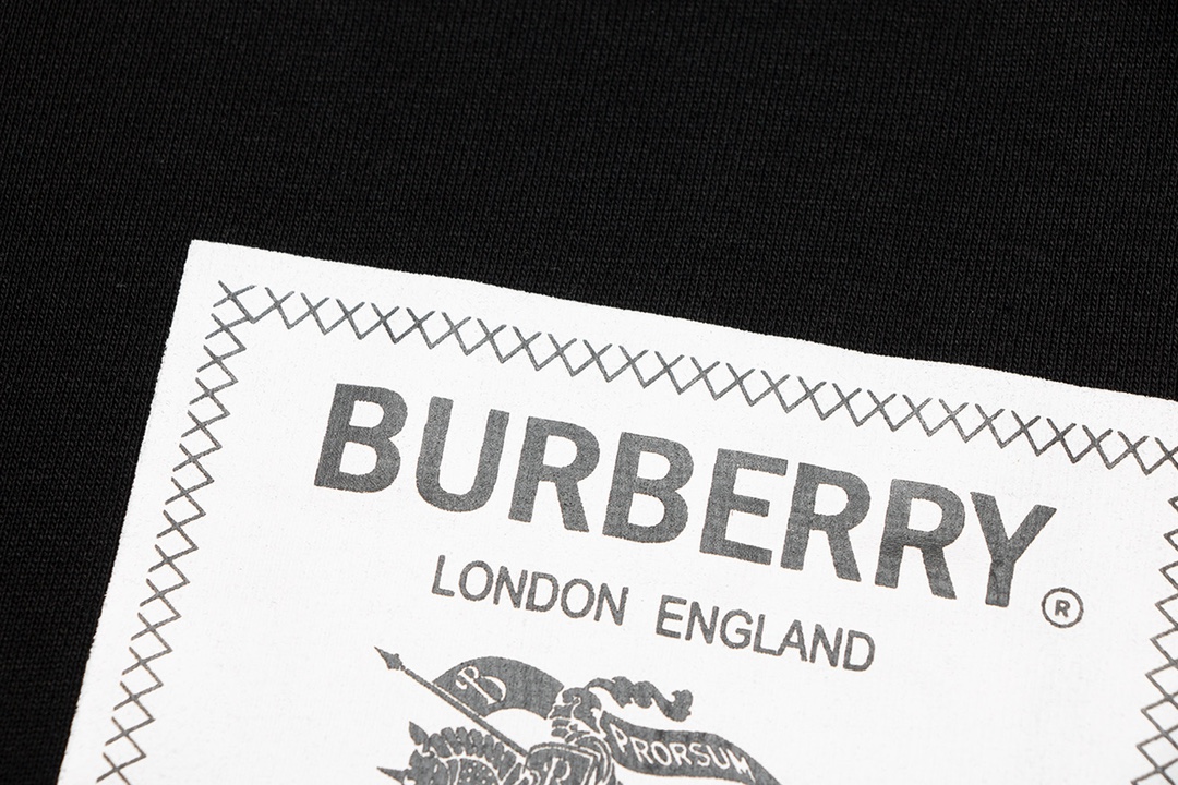 【 Burberry 旗艦店】ご好評に付き再入荷！！
