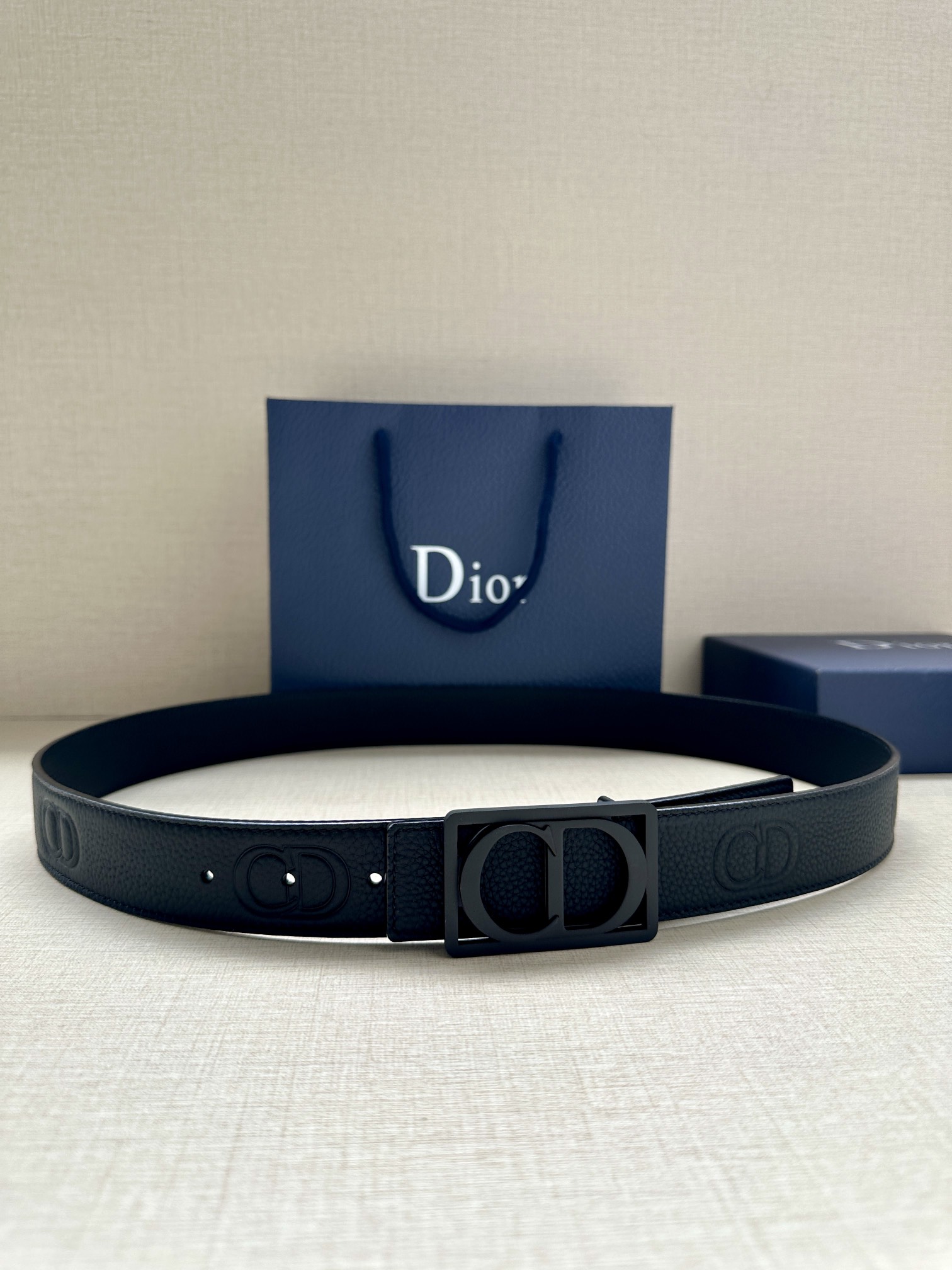 【 Dior 旗艦店】ご好評に付き再入荷!!