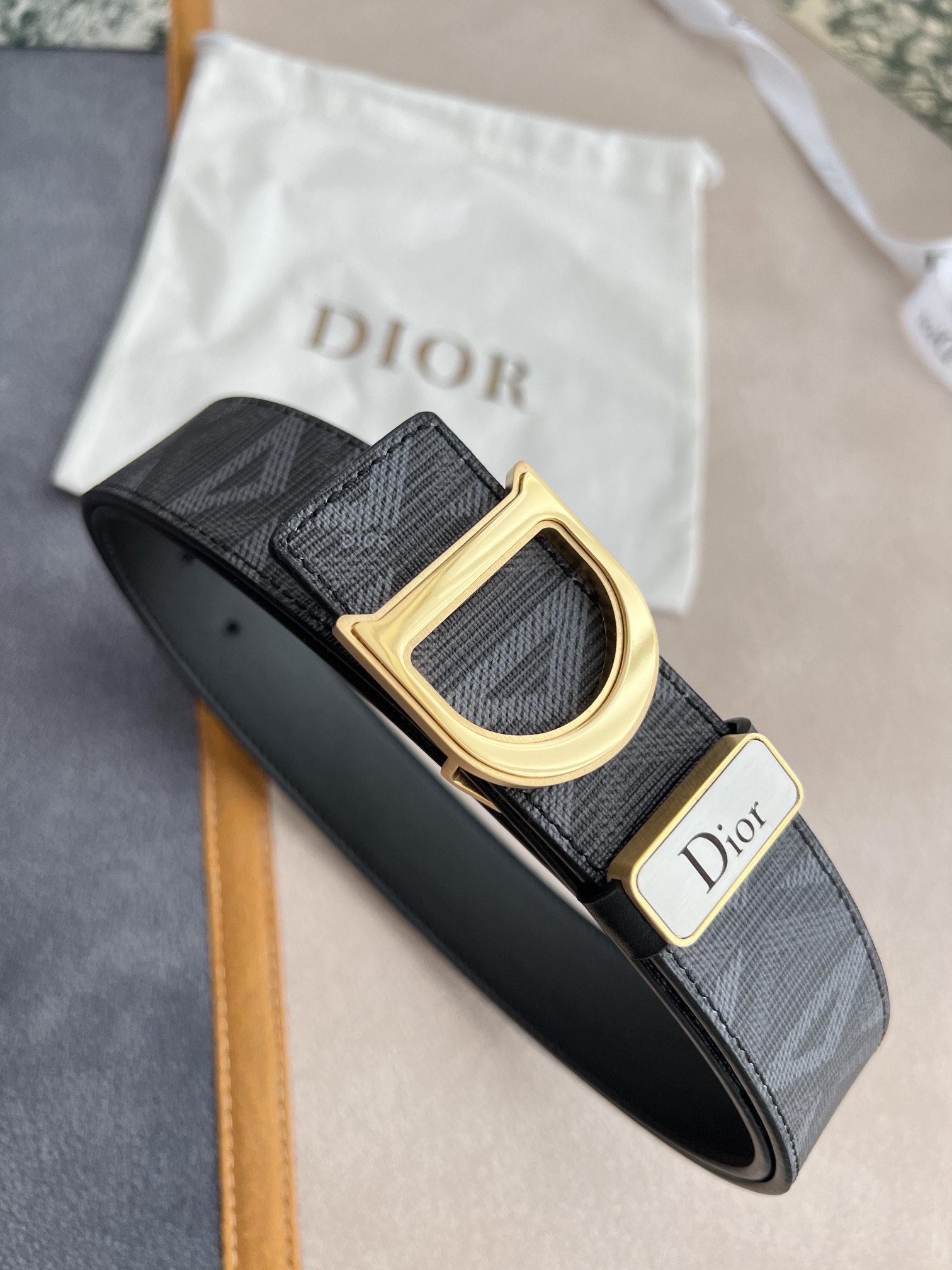 【 Dior 旗艦店】ご好評に付き再入荷!!