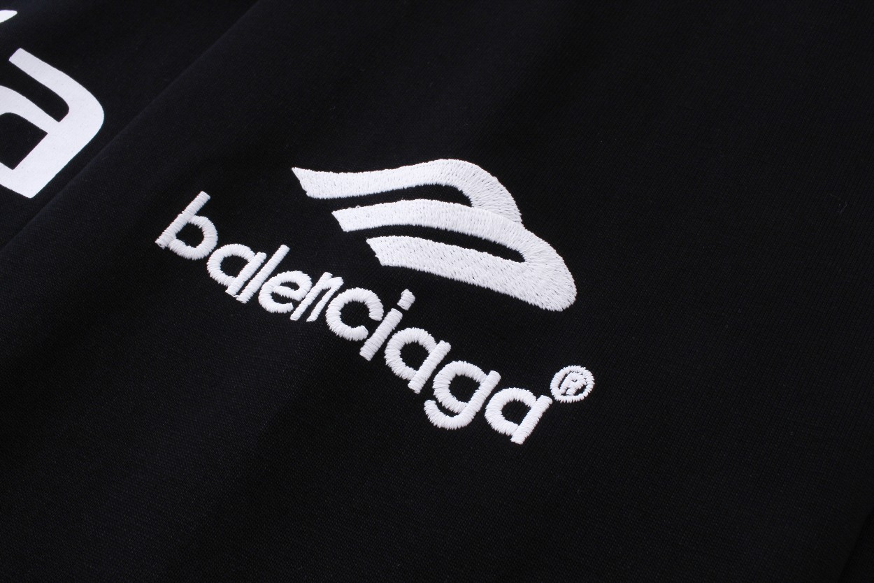 【BALENCIAGA公式 旗艦店】ご好評に付き再入荷！