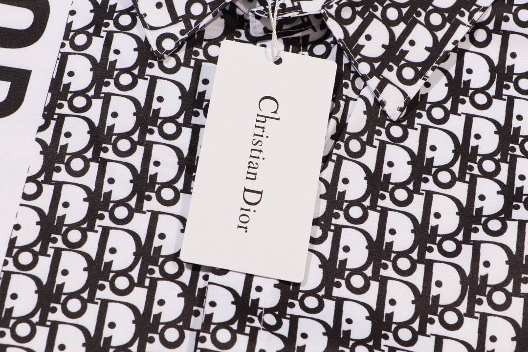 【DIOR 旗艦店】ご好評に付き再入荷!!