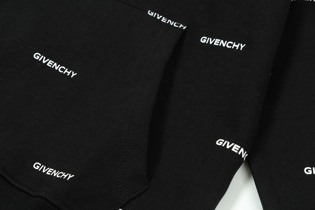 【Givenchy公式旗艦店】好評に付き再入荷！！