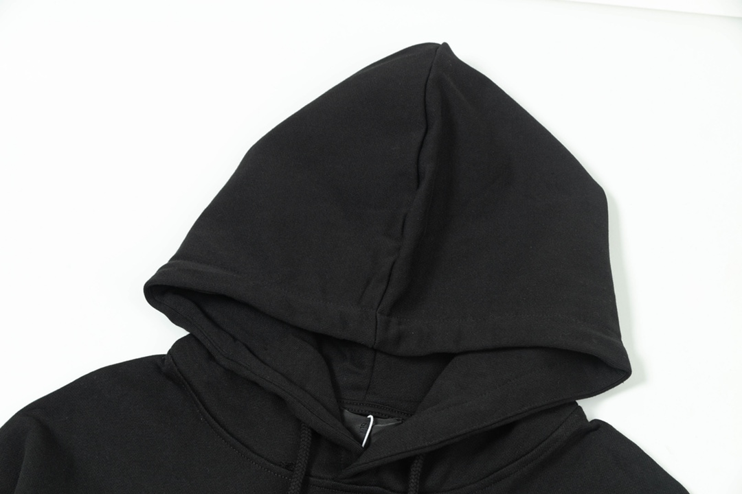 【Givenchy公式旗艦店】好評に付き再入荷!!