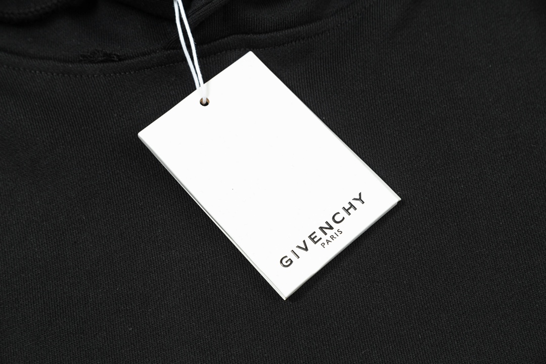 【Givenchy公式旗艦店】好評に付き再入荷!!