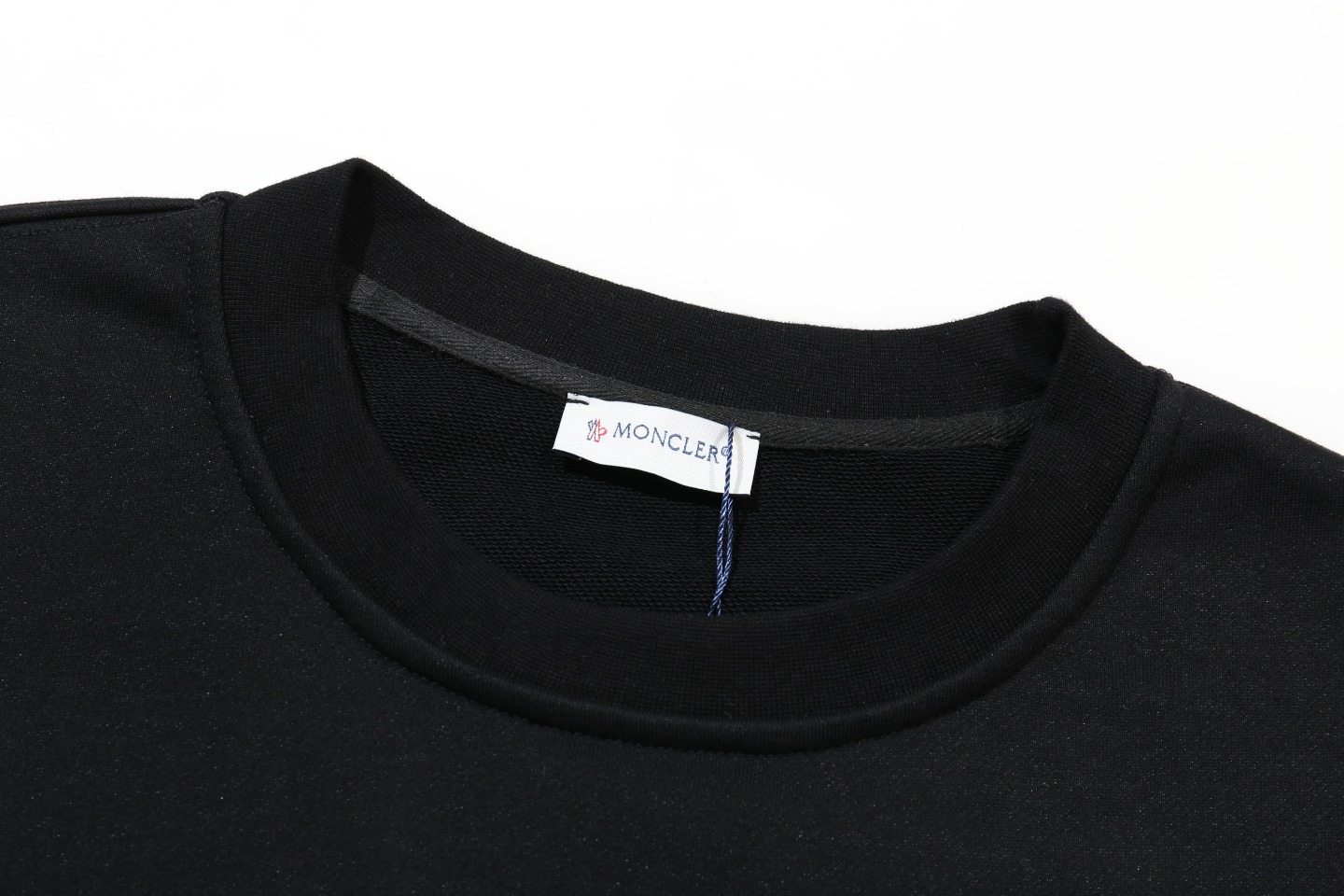 【MONCLER 公式旗艦店】ご好評に付き再入荷！！